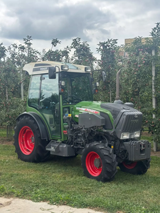 Tracteur agricole à roues FENDT 210 V S3 PROFI d'occasion, 110 CV, 120 CV, 140 CV, 150 CV, 4 roues motrices, le meilleur pour la ferme - Product Image 2