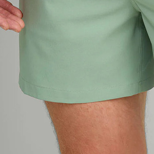 Pantalones Cortos Casuales de Poliéster Verde Sólido para Hombre, de Calidad Premium, con Logotipo Frontal, Secado Rápido y Cierre con Cordón - Personalizados - Product Image 2