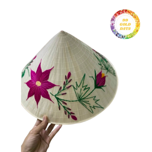 หมวกทรงกรวยใบปาล์มธรรมชาติเวียดนามทำด้วยมือสำหรับทำฟาร์มใช้กลางแจ้งและประสบการณ์ทางวัฒนธรรมเวียดนามแท้ - Product Image 1