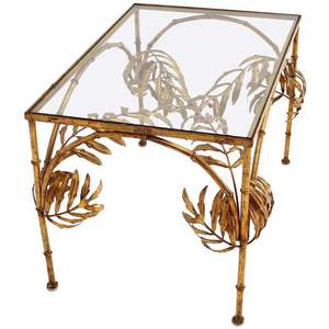 Table basse de construction en aluminium durable avec base gravée de fleurs et surface en verre conçue pour les zones à fort trafic élégantes - Product Image 2