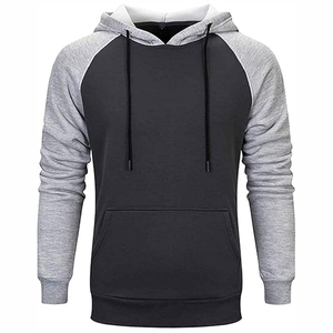 Sweat-shirt à capuche bicolore pour homme, manches raglan, gris foncé et gris clair, style athlétique, streetwear décontracté - Product Image 1