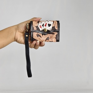 Monedero de Cuero Vacuno Hecho a Mano de Estilo Vintage Occidental Personalizado, con Patrón Floral, Mini Cartera de Muñeca, Porta Tarjetas de Crédito - Product Image 1