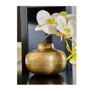 Vase fabriqué en métal conçu à la mode Fourniture en vrac de vases en métal de qualité supérieure pour la décoration de la maison disponible à un prix raisonnable - Product Image 2