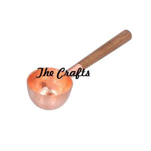 กระบวยทำจากทองแดงบริสุทธิ์พร้อมด้ามไม้สำหรับใช้ในห้องซาวน่า - Product Image 1