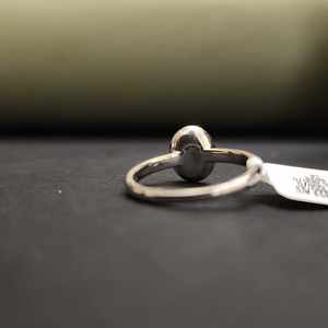 Impresionante Anillo de Compromiso de Moissanita con Corte Ovalado y Certificación IGI, Engaste Pavé en Plata de Ley 925 para Toda Ocasión - Product Image 5