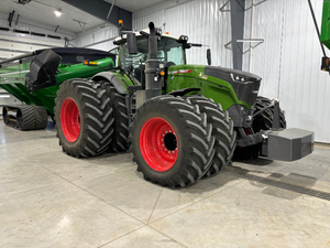 รถแทรกเตอร์ฟาร์ม Fendtt 500 Vario มือสองราคาประหยัด พร้อมคุณสมบัติขั้นสูง เครื่องยนต์ดีเซลที่เชื่อถือได้ และการขับขี่ที่สะดวกสบาย มีจำหน่ายแล้ว - Product Image 1