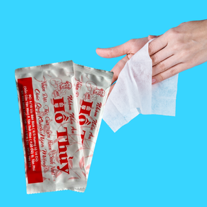 Venta superior Toallitas húmedas de tamaño de viaje Paquete individual Impresión personalizada Fabricante vietnamita para limpiar artículos personales - Product Image 1