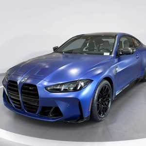 Bonne affaire : BMW M4 Coupé 2022, boîte manuelle 6 vitesses, turbo, 6 cylindres, extérieur carbone M - Product Image 1