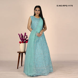 Vestido de Fiesta de Diseñador con Pedrería en Toda la Superficie, Elegante Silueta Larga hasta el Suelo y Suave Dupatta a Juego - Product Image 3