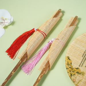 Ventagli a mano in bambù retrattile con Logo personalizzabile con rifiniture in nappe e servizi di stampa unici - Product Image 5