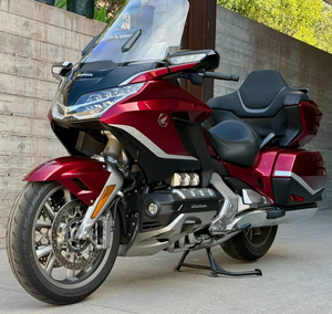 สภาพเหมือนใหม่ - พร้อมขับขี่ - ฮอนด้า GL1800 Gold Wing Tour DCT ปี 2021 วิ่ง 2300 ไมล์ - Product Image 1