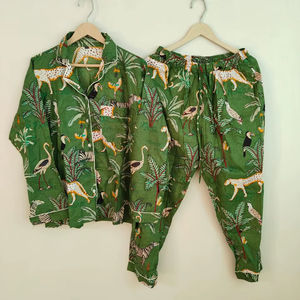 Ensemble de pyjama en coton 100% tissé à la main pour femmes, imprimé d'animaux de la jungle, manches longues, longueur entière, tissu doux - Vêtement de nuit d'été, cadeau - Product Image 1