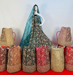 Collection de robes de mariée en velours opulent, entièrement ornées de pierres de jarkan étincelantes, tissu en filet, tenue de mariage royale - Product Image 4