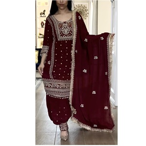 Vente en gros de costumes Panjabi, haut avec crêpe de soie naturelle lourde, costume Patiala pour femmes, vêtements de mariage et de fête - Product Image 1