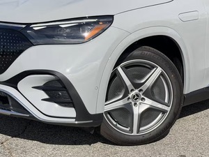 2024-2026 EQE 350 4MATIC SUV de lujo, crossover totalmente eléctrico con tracción en las cuatro ruedas, batería de 91 kWh, 288 hp, autonomía estimada por la EPA de 253 millas. - Product Image 4