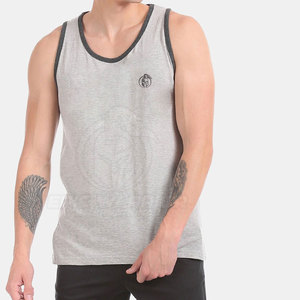 Camisetas sin mangas para hombre de marca privada más vendidas, con logo personalizado impreso, de color sólido, transpirables y cómodas. - Product Image 2