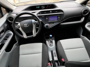 Toyota Prius c Two 2014 Usado en Buen Estado - Product Image 2