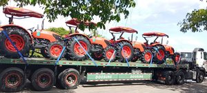 Tractor Kubota Tailandia M6040 de 60HP, 4WD, Motor Diésel, Alto Rendimiento, Eficiente en Consumo de Combustible, Máquina Agrícola Resistente - Product Image 3