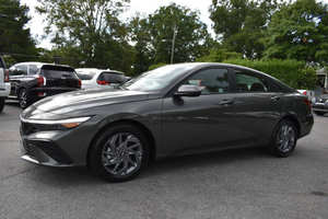 Construit Standard 2024 Hyun-dai Elantra SEL - Product Image 5