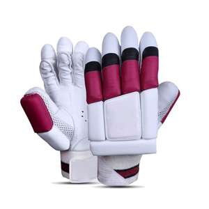 Guantes de bateo de cricket con estilo de alta calidad Agarre cómodo con parche de pulgar de PVC Entrega rápida para bateador - Product Image 3