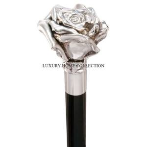 Bastones exquisitamente diseñados con un mango lujoso que ofrece una mezcla única de sofisticación y funcionalidad. - Product Image 5