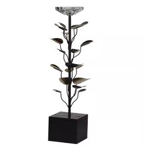 เชิงเทียนแบบเสาทองเหลืองรูปทรงตัว C ที่วางเทียนแผ่นโลหะสำหรับตกแต่งงานเลี้ยงคริสต์มาสและงานแต่งงาน - Product Image 2