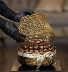 Cuencos para Servir Chocolate de Metal Dorado Hechos a Mano y Ecológicos para Fiestas - Belleza Refinada para Cada Evento - Product Image 4