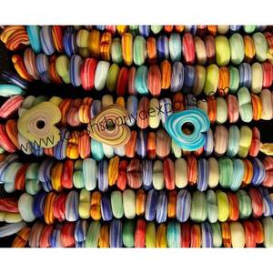 Cuentas de Vidrio Hechas a Mano por Artesanos Indios, Cuentas de Vidrio Grandes en Forma de Corazón, Cuentas por Kilo en un Paquete - Product Image 2