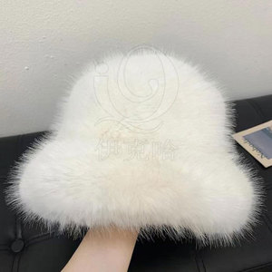 Bonnet en fausse fourrure avec design extensible pour un usage quotidien au froid Bonnet en tricot avec finition en fourrure pour des looks d'hiver élégants - Product Image 2