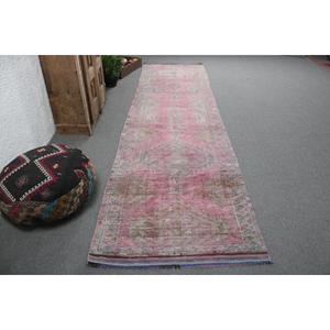 Tapis turc vintage en laine 3,4x13 pieds, tapis Herki rose et gris patchwork, tapis sud-ouest avec envers en latex - Product Image 1