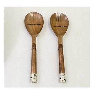 Ustensiles de cuisine Serveur à salade en bois durable Fourchette et cuillère à dîner Serveur à salade à long manche avec poignée en osier - Product Image 4