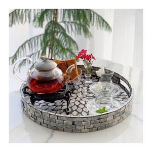 Bandeja de Servicio Redonda de Nácar de Alta Calidad con Incrustaciones Florales, Bandeja de Café de Lujo para Ramadán y Eid, Hecha en Vietnam - Product Image 1