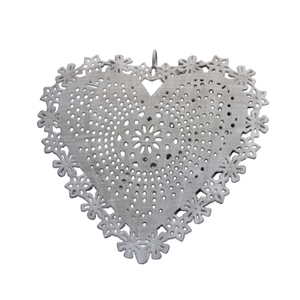 Adorno de pared de corazón colgante de Metal de hierro personalizado, Color gris para el hogar y la decoración de Navidad, hecho a mano a granel - Product Image 1