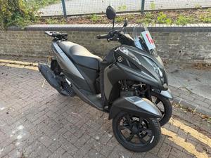 Scooter Sportif Adulte Tricity 125 CVT V-Belt Euro 5 125cc d'Occasion de Qualité Supérieure, Modèle 2024, avec 2 Ans de Garantie Disponible à la Vente - Product Image 5