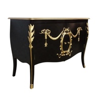 Buffet en bois classique comme armoire de cuisine ou buffet Fabriqué en Indonésie Conçu pour la salle à manger de style français Meubles