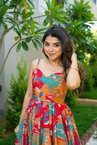 ชุดเดรสยาวผ้าฝ้ายพิมพ์ลายดอกหลากสีสำหรับผู้หญิง ยี่ห้อ Unity Luxure แบบไม่มีแขน ทรงเอไลน์ เอวธรรมชาติ ซักได้ เหมาะสำหรับใส่ไปงานปาร์ตี้ช่วงฤดูร้อน - Product Image 3