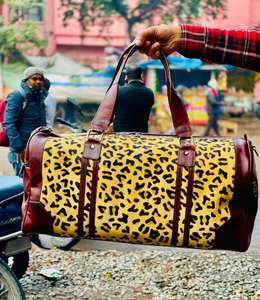 2025 unisexe en cuir fourre-tout sacs à main de haute qualité grande capacité facile réglable fermeture éclair chaînes à la mode robe pour dames - Product Image 6