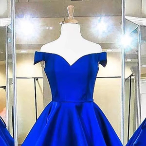 Vestido de fiesta de noche bordado sin mangas para mujer, Vestido de satén con cuello de corazón teñido liso de primavera y otoño de longitud corta - Product Image 1