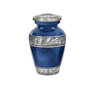 Urne souvenir gravée en aluminium avec travail de feu bleu Urne pour adulte souvenir la plus vendue du fabricant - Product Image 1