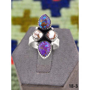 Bague ajustable artisanale Southwest avec dahlia violet, magnésite cheval sauvage et turquoise sertie en argent sterling – Cadeau - Product Image 3