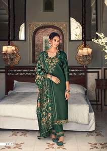 ชุดผ้าไหมอินเดียแบบดั้งเดิมสำหรับผู้หญิงทำจากผ้าไหมสีสดใสชุดแฟชั่นจากนักออกแบบ - Product Image 4