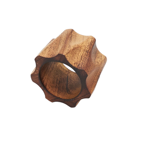 Design Rond de serviette en bois artisanat ensembles cadeaux faits à la main avec forme ronde décorative Rond de serviette en bois naturel - Product Image 3