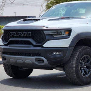 RAM TRX 2024 d'occasion, économique, GCC R18, transmission intégrale, intérieur cuir blanc, USA, boîte 6 vitesses, 5 places, Euro V, 4 airbags, toit ouvrant, écran tactile - Product Image 2