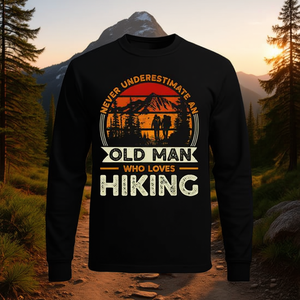 T-shirt vintage à manches longues pour les amateurs de randonnée : sous-estimez jamais un vieil homme qui aime la nature - Product Image 3