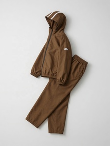 Survêtement ajusté moderne, vêtements de sport respirants en tissu extensible, idéal pour la gym, l'entraînement, la course à pied, élégant - Product Image 3