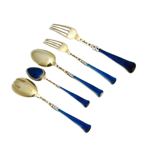 Ustensiles de cuisine les plus vendus Design à la mode outils de service poignée décorative accessoires de salle à manger en métal ensembles de couverts finis modernes - Product Image 5