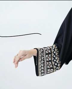 Venta al por mayor personalizado Abaya Turquía ropa islámica de lujo con estilo Petite Abaya mujeres musulmanas vestido Dubai volante mangas satén Abaya - Product Image 2