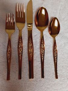 Juego de cubiertos de metal dorado de acero inoxidable de la mejor calidad al por mayor, cubiertos personalizados de 5 tenedores, juegos de cubiertos acabados para postres de lujo - Product Image 2