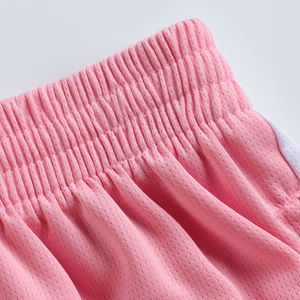 Vente en gros de shorts de basket-ball unisexes personnalisés, uniformes grande taille respirants avec logo de transfert de chaleur par sublimation pour les équipes - Product Image 3