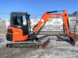 Mini-excavatrice sur chenilles Kubota U55-5R3AP d'occasion avec composants essentiels à vendre, modèle 2024 - Product Image 6